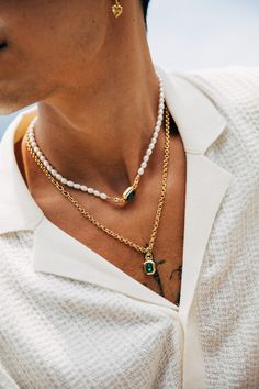 The one you didn't know you've been searching for. This necklace was created with versatility in mind, with a mix of two chains giving it a contemporary twist. Men’s Necklaces, How To Style Pearl Necklace, Men’s Accessories, Gold Jewelry Men, Mens Accessories Necklace, Stylish Jewelry Accessories, Gold Pendants For Men, Men Necklaces, Men Jewellery