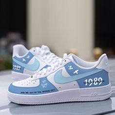 il_794xN.6046584969_r66e Taylor Swift Shoes, 1989 Taylor Swift, Preppy Shoes, Personalized Shoes, Custom Air Force 1, Cute Nike Shoes, Taylor Swift 1989, Nike Brand, Cute Nikes