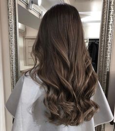 Dark Milk Tea Brown Hair Color, Soft Brunette Balayage, Chocolate Brunette Hair Color, Dark Brunette Hair, Hair Color Streaks, Fotografi Vintage