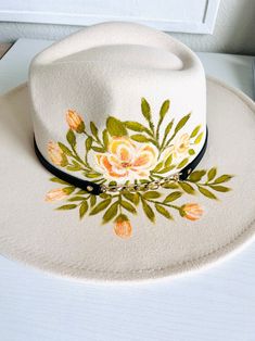 Hand Painted Hat, Wide Brim Hat, Floral Painted Hat, Sun Hat, Baby Shower Hat - Etsy Hat Vendor Booth Display Ideas, Painted Hat Ideas, Hand Painted Cowboy Hats, Painting On Hats, Painted Hats Diy, Painted Fedora Hat, Painted Straw Hats, Painted Hats For Women, Hat Pyrography