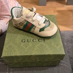 Gucci Baby Shoes Size 19 (4) Condition (New) Gucci Baby Horsebit Shoes, Brown Leather Sneakers With Soft Sole, Kids Loafers, Gucci Baby, Toddler Sandals Girl, Pink Patent Leather, Baby Shoe Sizes, Gucci Kids, Walker Shoes