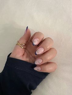 navy french tip with stars Navy And Gold Star Nails, Navy Nails Inspiration, Navy Blue Celestial Nails, Navy Nails With Snowflake, Blue And Silver Star Nails, Midnight Blue French Tip Nails, Christmas Nails Navy, Navy Nails With Stars, Sparkly Blue French Tip Nails