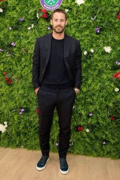 Black Trainers Outfit, Black Blazer Outfit Men, Black Shirt Outfits, Jamie Redknapp, Black Blazer Men, All Black Suit, Black Blazer Outfit, Trainers Outfit, Black Outfit Men