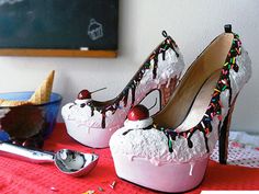 unique shoes - Google Search Chic Shoes, How To Make Shoes, Shoe Art, Crazy Shoes