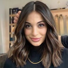 shoulder length hair cuts with bangs, shoulder length hair cuts with layers, medium length hair with layers, shoulder length hair Medium Length Brunette, Brunette Hairstyles, Hairstyles Medium Length, Brown Hair Balayage, Shoulder Length Hair Cuts, Short Hair Balayage