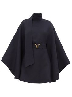 Black Cape Outfit, Valentino Outfit, Belted Cape, Cape Outfit, Valentino Dresses, Cape Fashion, Robes Glamour, Dress Cape, Makeup Tip