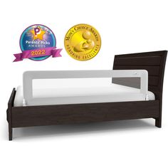 a baby crib is shown with the award seal for best child's bed