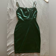 Satin Light Ruffle On Top Spaghetti Strap Mid Thigh Length Emerald Green Never Worn Green Windsor Dress, Dresses Emerald Green, Windsor Dress, Top Spaghetti Strap, Windsor Dresses, Windsor, Emerald Green, Spaghetti Strap, Colorful Dresses