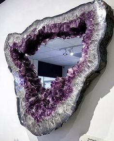 Geode Mirror, Amethyst Mirror, Geode Decor, Bohemian Life, Crystal Vibes, Crystal Aesthetic, Geode Art, Pretty Rocks, Room Deco