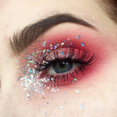 Carnaval Make-up, Make Up Guide, Red Smokey Eye, Festival Make Up, Alat Makeup, Fest Outfits, Red Eyeshadow, Pinterest Makeup