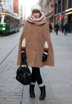 Hel Looks, Brown Cape, Cape Outfit, Vintage Street Fashion, Cape Fashion, Street Style Blog, Looks Street Style, Outfit Goals, Style Blog