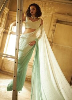 Mint Blue Ombre Saree Set With Pearl Encrusted Blouse Duara - Fabilicious Fashion Ombre Saree, Flowers Motifs, Pearl Blouse, Farewell Sarees, Bollywood Glamour, Statement Blouse, Sari Blouse Designs, Vacuum Storage, London College Of Fashion