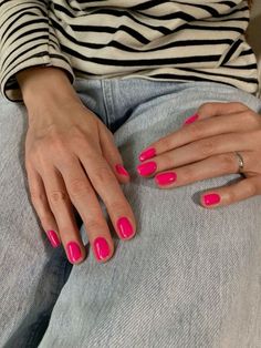 Trendy Nails 2024 Summer, Nails Minimalist Design, Summer Nails Minimalist, Nail Painting Tips, Nails Minimalist, Short Nails Art, Casual Nails, Nail Jewelry