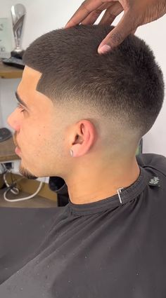 Buzz Fade Men, Men’s Haircuts Fades, Buzzcut Round Face, 2 Inch Haircut, Buzz Cut Fade Mens, Mid Fade Short Hair, Short Boys Haircut Buzz Cuts Kids, 8 Guard Buzz Cut