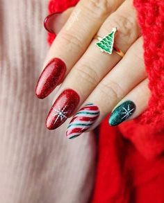 Green Candy Cane Nails, Red Green Christmas Nails, Nail Decoration Ideas, Trending Christmas Nails, Christmas Nail Designs Acrylic, Xmas Nail, New Years Nail Art, Christmas Nail Stickers, Gel Nail Art Designs