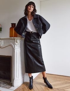 Yve Maxi Leather Skirt-BESTSELLER Leather Maxi Skirt Outfit, Maxi Leather Skirt, Leather Maxi Skirt, Skirt With Belt, Maxi Skirt Outfits, Italy Outfits, December 2022, Classic Silhouette