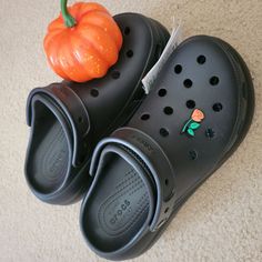 Crocs Classic Crush, Women's Size 9, With Cute Pumpkin Shoe Charm, Brand New With Tags Crocs Crush, Shoes Crocs, Crocs Black, Women's Clogs, Women's Crocs, Cute Pumpkin, Crocs Shoes, Womens Clogs, Shoe Charms