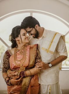 Top Couple Pose Inspiration!! Baby Shower Hair Styles, Couple Pose Ideas, Professional Portrait Photography, Baby Shower Images, Indian Baby Showers, Best Poses, Maternity Photography Poses Couple, Pregnancy Photos Couples, Maternity Photography Poses Pregnancy Pics