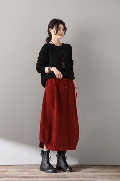 Fall Layering Outfits Skirt, Winter Miniskirt Outfit, Courdory Skirt Outfit Fall, Courdory Skirt Outfits Fall, Red Corduroy Skirt Outfit, Plus Size Autumn Outfits Casual, Red Skirt Outfit Ideas, Autumn Skirt Outfit, Long Red Skirt Outfit