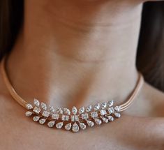 Simple Diamond Jewelry, Bridal Diamond Necklace, Indian Wedding Jewelry Sets, Baguette Necklace, Neck Pieces Jewelry, Gold Bridal Necklace, Choker Necklace Designs, Diamond Jewelry Set, Diamond Pendants Designs