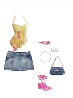 Iconic 200s Outfits, Summer In The 2000s, 2000 Beach Outfit, 200s Summer Outfits, Retro Summer Aesthetic Outfits, Tropical Tops For Women, Beach Outfits Y2k, Pink And Green Summer Outfits, Y2k Summer Clothes