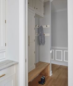 Modern White and Pale Blue Mudroom Design Renovation Modern Mudroom Design, Modern Mudroom, Kitchen Mudroom