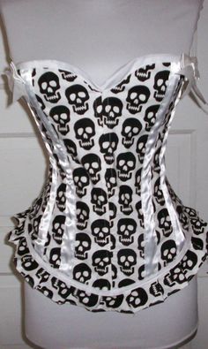 Black and White Skulls Boned Corset Top Skull Y2k, Chica Punk, Classy Lingerie, Skull Clothing, Punk Emo, Skull Fashion, Corsets And Bustiers, Y2k Top