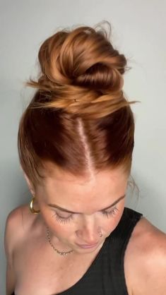 Middle Parting Updo for Long Hair Hairstyles For Blonde Hair, Middle Part Updo, Straight Hair Updo, Sleek Back Hair, Running Late Hairstyles, Beautiful Makeup Looks, Easy Party Hairstyles, Party Hairstyle