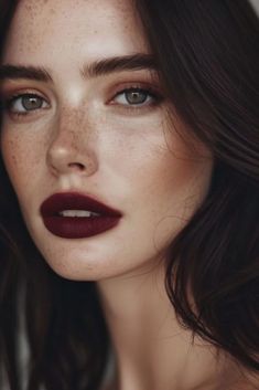 Lip Color For Emerald Green Dress, Greenish Blue Eyes Makeup, Simple Vampy Makeup, Soft Dark Eye Makeup, Dark Glam Wedding Makeup, Moody Romantic Wedding Makeup, Dark Lipstick Makeup Looks, Dark Red Lipstick Looks, 40s Inspired Makeup