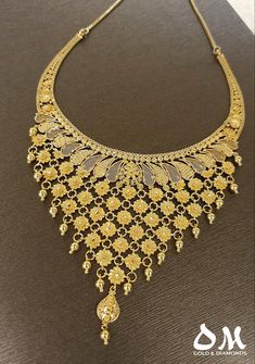 Bridal Gold Jewellery With Price, Gold Jewellery With Price, Modern Gold Necklace, Indian Wedding Jewelry Sets, Locket Design, Gold Bridal Necklace