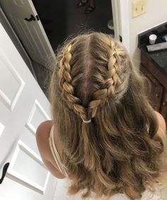 Hoco Hairstyles Short Hair, Hoco Hairstyles For Short Hair, Hairstyle App, Hoco Hairstyles, Quince Hairstyles, Dance Hairstyles, Styles Ideas, Hairstyles Short Hair