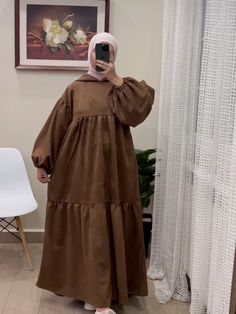 Qatar Abaya, Muslim Fashion Dress Simple, Modest Girly Outfits, Stylish Outfits Casual, Kurti Style, Muslim Fashion Hijab Outfits, Muslim Outfits Casual