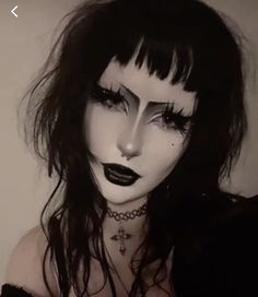 Goth Cat Makeup, White Face Goth Makeup, Goth Nose Contour, Easy Trad Goth Makeup, Goth Looks Makeup, Trad Goth Makeup Ideas, Trad Goth Makeup Template, Trad Goth Eye Makeup