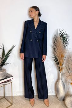 Woman Suit Formal, Navy Blue Suit Women Work Outfits, Womens Three Piece Suit, Trendy Suits Women, Women Suit Ideas, Outfit Grigio, Navy Suit Women, Chic Suits For Women, Blue Suit Women