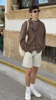 Different Styles Mens Fashion, Summer Outfits Aesthetic Streetwear, Europe Male Fashion, Fashion Inspo Outfits Men Summer, Gender Neutral Style Outfit, Guys Button Up Shirts Outfits, Men’s Fashion Button Up, Rainy Day Mens Outfits, California Outfits Summer Men