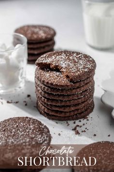 A stack of chocolate shortbreads on a white background. Butter Spritz Cookies, Chocolate Dip, Cookies Light, Icebox Cookies, Chocolate Shortbread, Chocolate Shortbread Cookies, Bitter Chocolate, Shortbread Cookie, Chocolate Peppermint