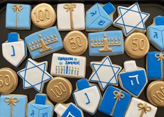 "🛑 PLEASE CONTACT SHOP FOR AVAILABILITY BEFORE PLACING ORDER. THANKS! 🖐🏻PLEASE CONTACT SHOP FOR AVAILABILITY BEFORE PLACING ORDER. THANKS! Celebrate the Festival of Lights with this elegant variety of cookies. Listing is for 12 HANNUKAH themed vanilla sugar cookies.  Choose any combination of colors and designs to customize your order.  Cookies aprox 4\" and will be individually bagged in acello favor bag You can choose up to 4 designs in a dozen: ✅ hannukiah ✅ star of david ✅ dreidel ✅ 🎁 bo Vanilla Sugar Cookies, Cookie Birthday Party, Cookie Pictures, Bite Size Cookies, Vanilla Sugar Cookie, Themed Cookies