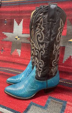 Vintage Cowgirl, Western Boots Women, Cowgirl Western, Sedona Arizona, Cowboy Boots Women, Western Cowboy Boots, Red Rock, Sedona, Blue And Black