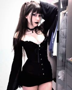 Goth Look, Alt Girls, Goth Women, Goth Beauty, Dark Outfits, Rock Outfits, Gothic Beauty, Gothic Girls, Gothic Outfits