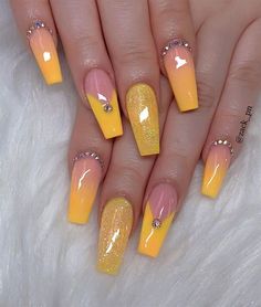 Almond Nail Art, Yellow Nail Art, Yellow Nails Design, Acrylic Coffin, Nail Designs Glitter, Acrylic Nail Art, Clear Nails, Yellow Nails