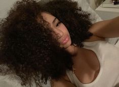 Cute Curly Hairstyles, Curly Hair Styles Easy, Beautiful Curly Hair, Hairdos For Curly Hair, Natural Curls Hairstyles, Summer Hair, Dream Hair, Light Skin, Pretty Selfies