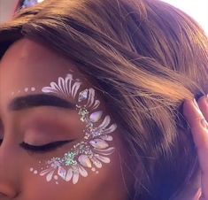 Face Paint For Adults Woman, Face Glitter Art, Taylor Swift Face Painting Ideas, Face Paint With Gems, Face Painting Ideas For Adults For Women, Face Paint Inspo Aesthetic, Festival Face Paint Glitter