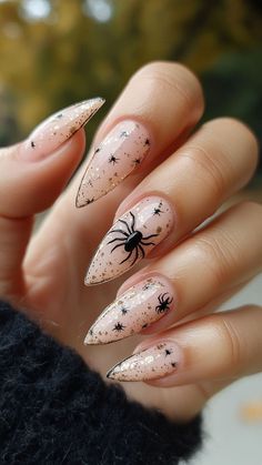 23 Neutral Halloween Nail Ideas for a Stylish Yet Subtle Look | Lookosm Stylish Halloween Nails, Cute Spooky Nail Designs, Subtle Halloween Nail Designs, Halloween Subtle Nails, Halloween Nails Elegant, Halloween Elegant Nails, Halloween Nails Neutral, Halloween Neutral Nails, Halloween Nude Nails