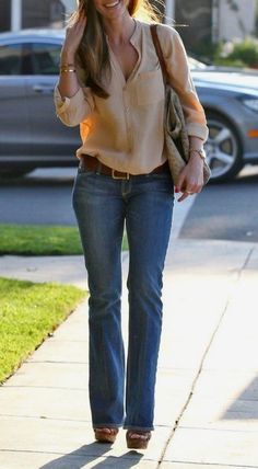 90s Classy Outfits, 2000s Office Fashion, Psychiatrist Outfit, Very Casual Outfits, Jeans Outfit Classy, News Reporter Outfit, Minka Kelly Style, Manhattan Style, University Outfit