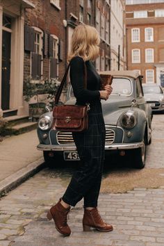 Sarah Mantelin, Bag And Shoes, Dark Academia Outfit, Dark Academia Fashion, Fall Outfits For Work, Outfit Inspiration Fall