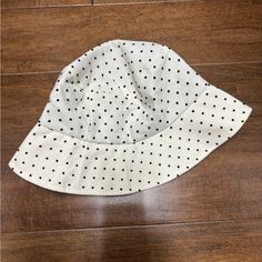 Never Worn Bucket Hat Women, Anthropologie Accessories, Hat Women, Black Dots, Bucket Hat, Anthropologie, White And Black, Dots, Black White