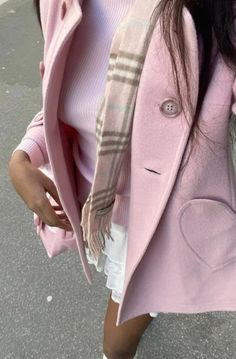 Pink Vintage Aesthetic Outfit, Pink Academia Aesthetic Outfit, Winter Outfits Girly, Modest Coquette, Pink Coat Outfit, Pink Fall Outfits, Fashion Coquette, Preppy Fall, Outfit Formulas