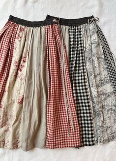 Cottage Core Fashion, Patchwork Clothes, Upcycled Clothes, Patchwork Skirt, Quirky Fashion, Skirt Patterns Sewing, Sewing Skirts, Floral Fashion, Recycle Clothes