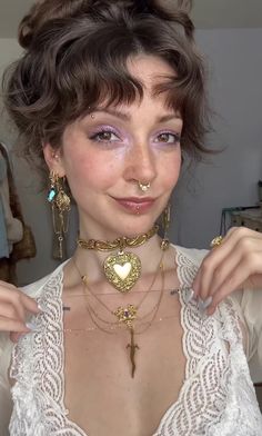 Hippie Hair Short, Hippie Piercings, Eclectic Makeup, Whimsigoth Hair, Piercing Inspo Face, Hippie Makeup Looks, Spiritual Makeup, Whimsigoth Makeup, Cute Goblin