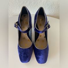 Brand New Unworn Size 40 Blue Almond Toe Heels With Heel Strap, Blue Court Shoes With Sculpted Heel And Round Toe, Blue Velvet Heels, Velvet Heels, Blue Velvet, Royal Blue, Color Blue, Velvet, Brand New